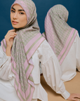 Nuura Scarve in Guava