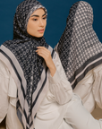 Nuura Scarve in Monochrome