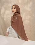 Rivora Embossed Shawl in Wood Brown