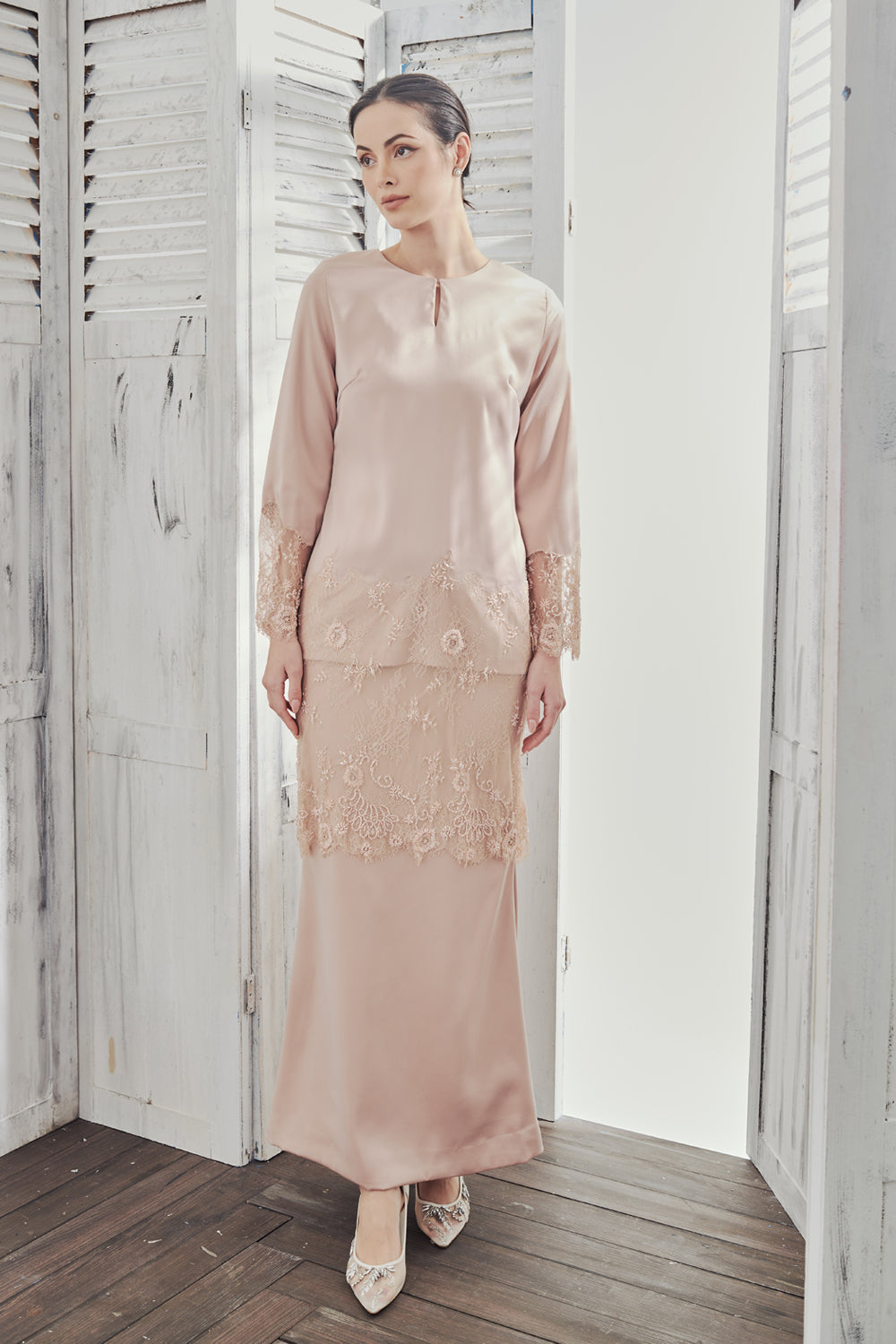 Dahlia Beaded Lace Modern Kurung in Rose Gold