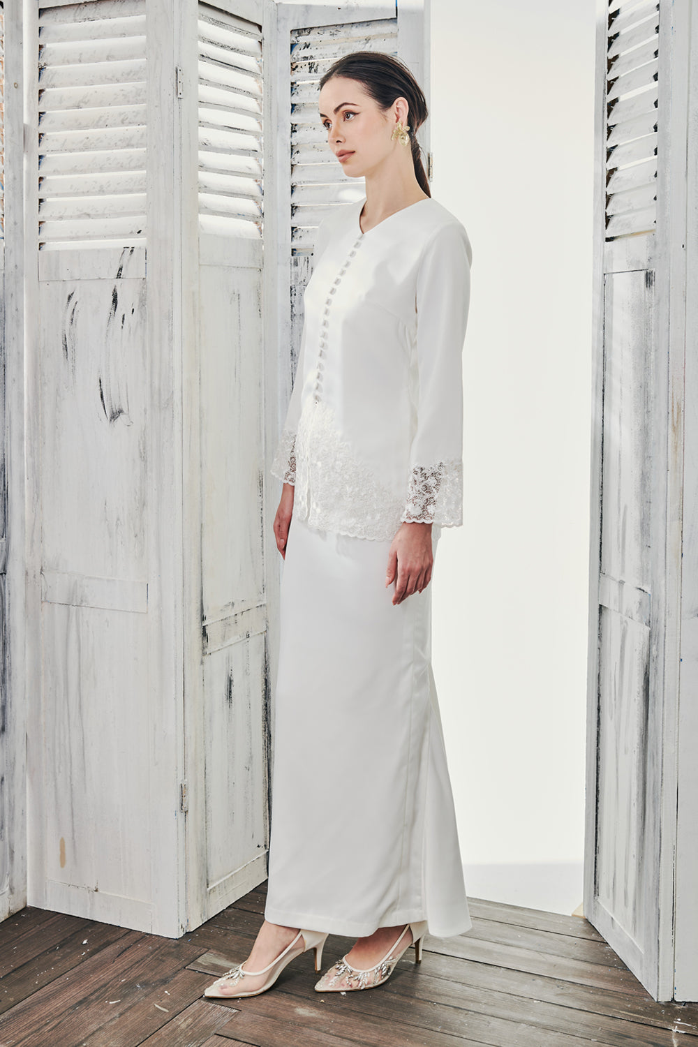 kebaya modern wedding dress Wedding Dress, Wedding Dress Inspirasi Halaman Kebaya Modern Terbaru adalah Referensi dan Ide bagi sista yg membutuhkan model Kebaya Modern. Tidak Dijual ya... Silahkan share jika Sista-Sista menyukainya. Jangan lupa Like ya
