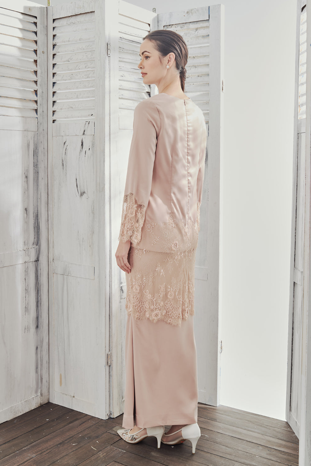 Dahlia Beaded Lace Modern Kurung in Rose Gold