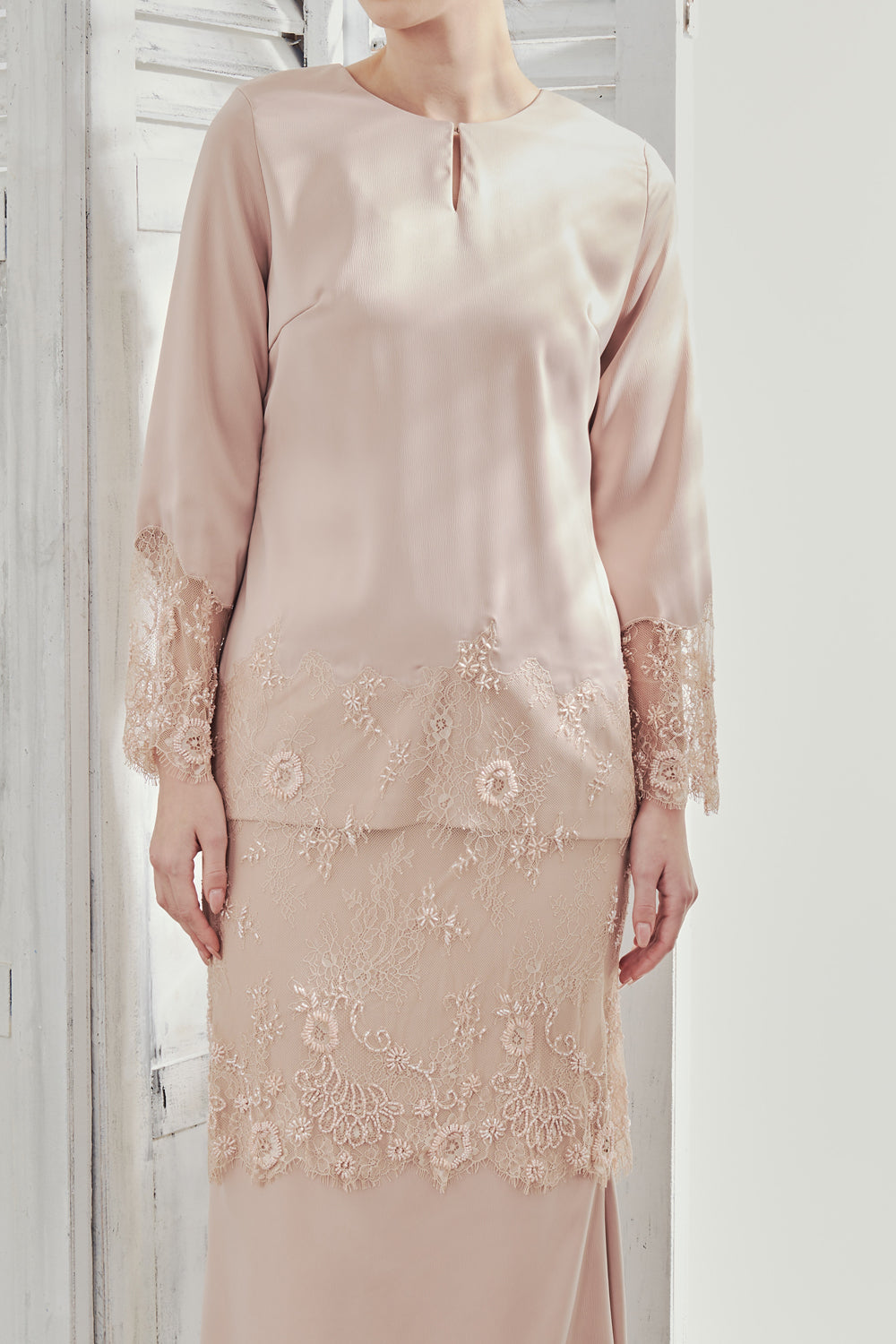 Dahlia Beaded Lace Modern Kurung in Rose Gold