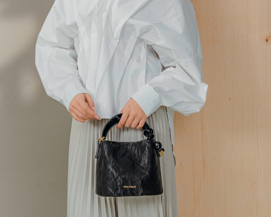 Naila Handle Bag in Black