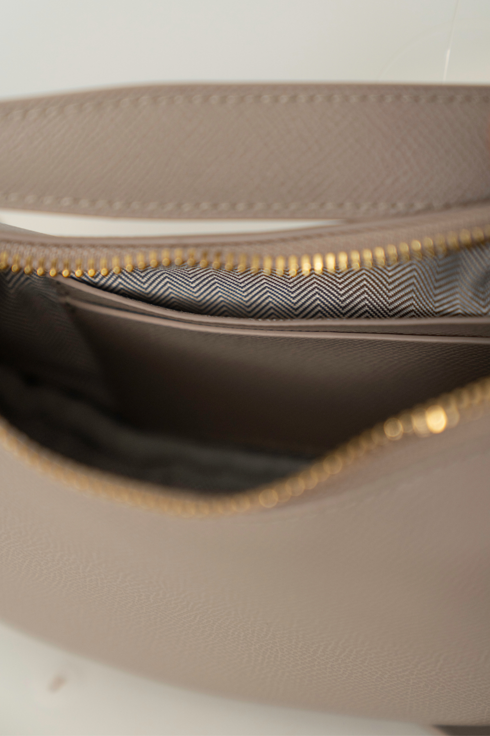 Aero Medium Bag in Dark Brown