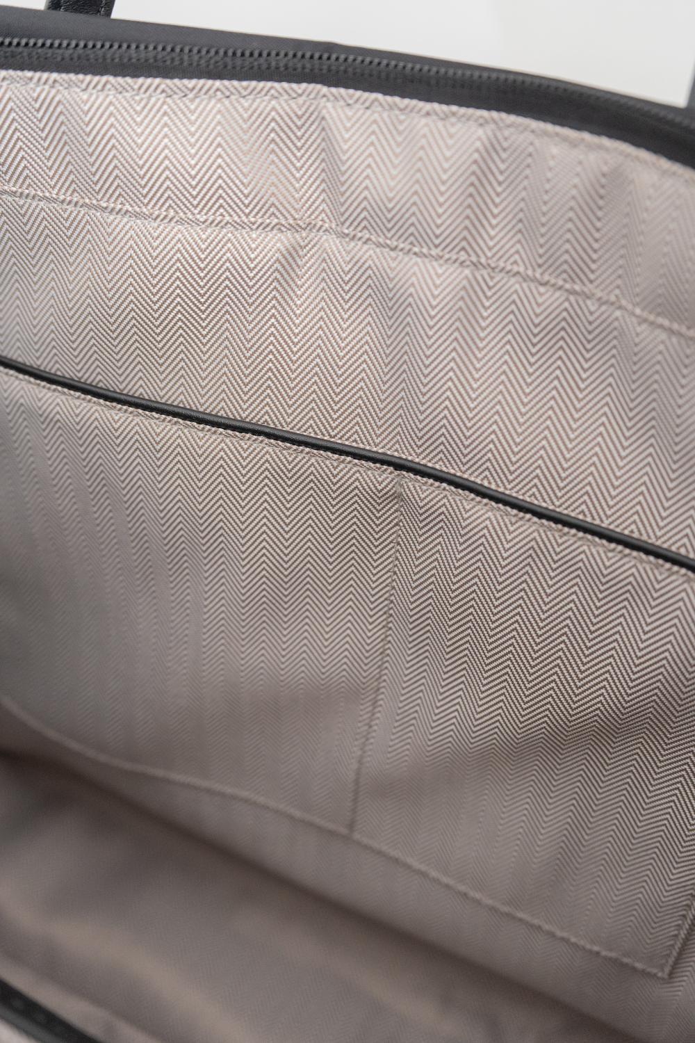 Orea Tote Bag in Olive