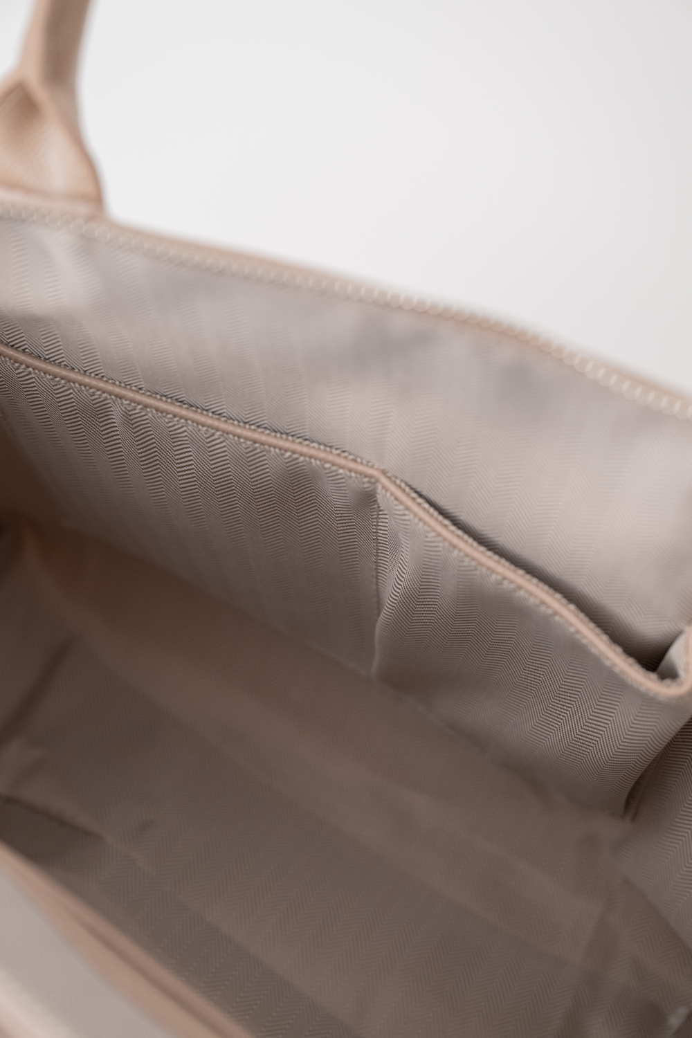 Nomi Nylon Tote Bag in Sandy