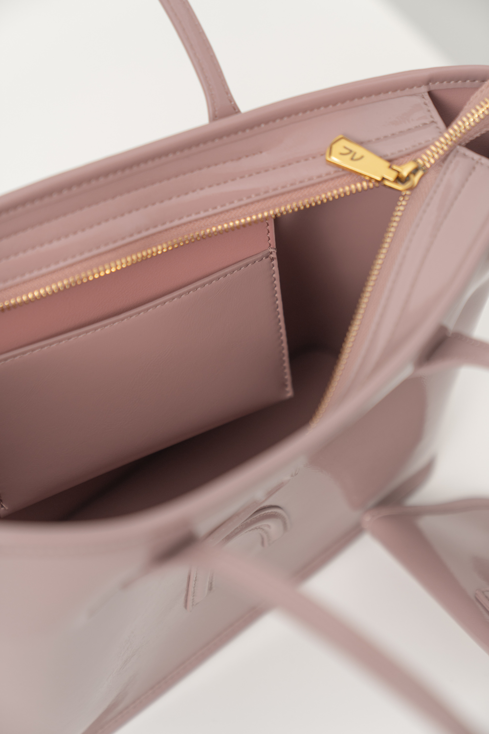 Kendra Ultra Medium in Burgundy