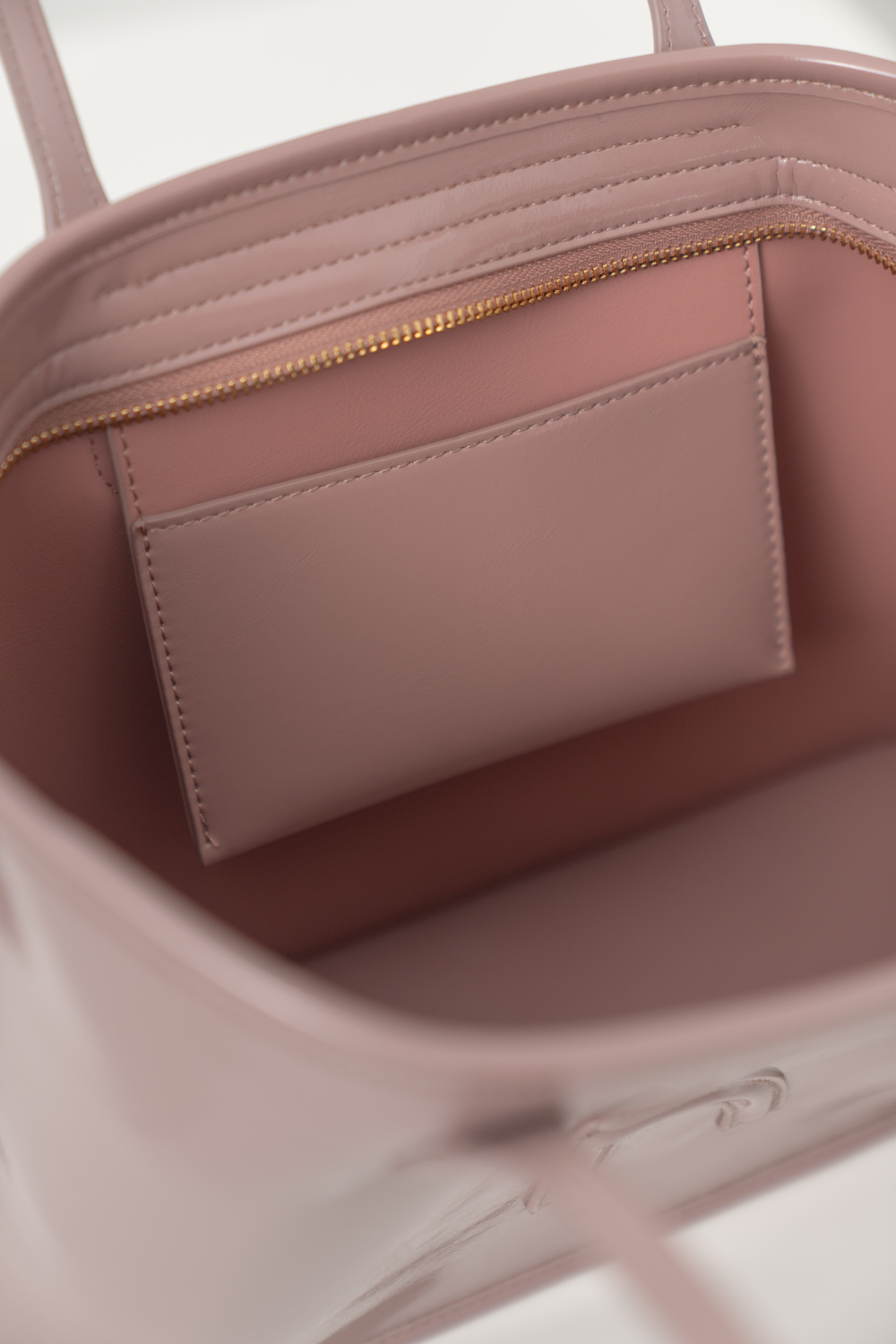Kendra Ultra Medium in Burgundy