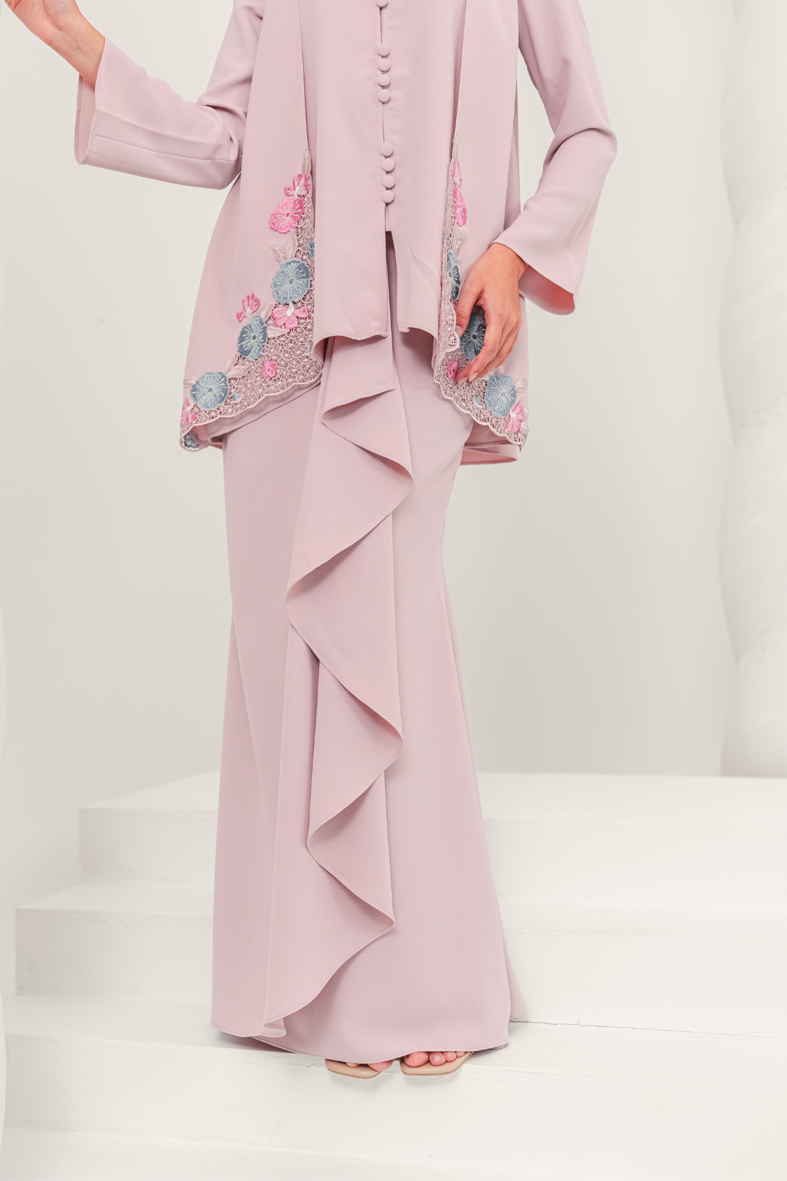 Nyaman Modern Kurung Summeraya in Dusty Pink