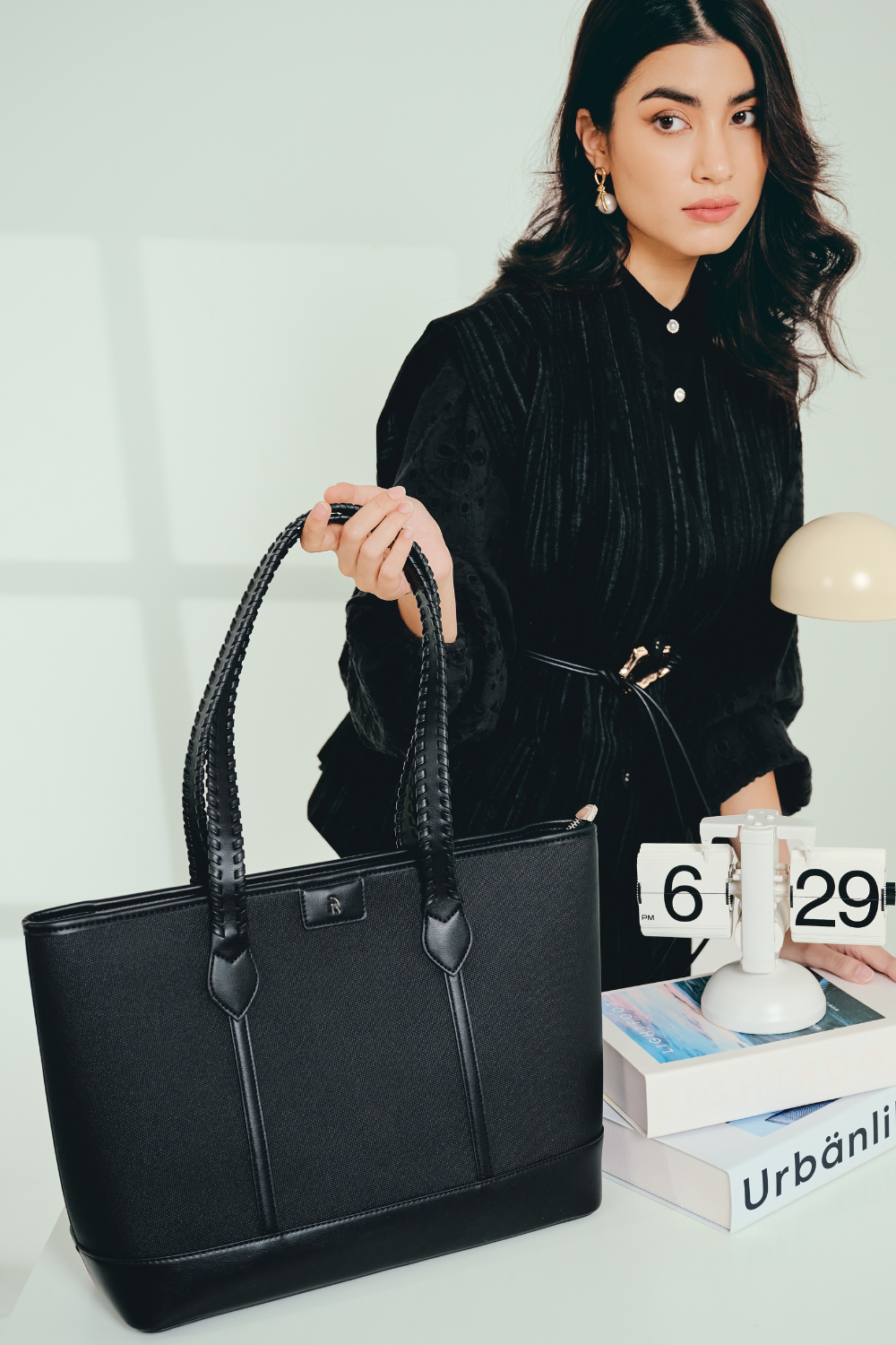 Nirina Tote Bag in Black