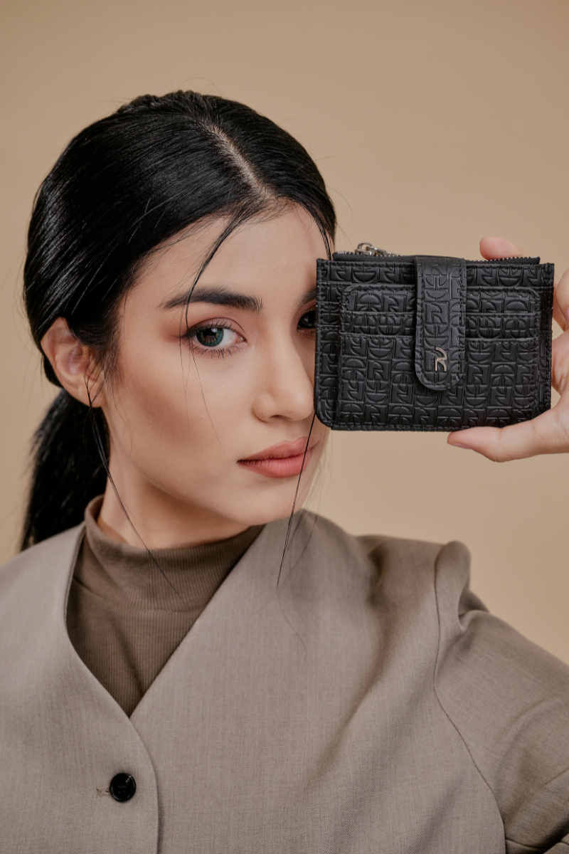 Riri Small Wallet in Black