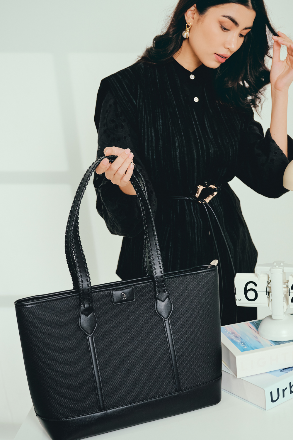 Nirina Tote Bag in Black