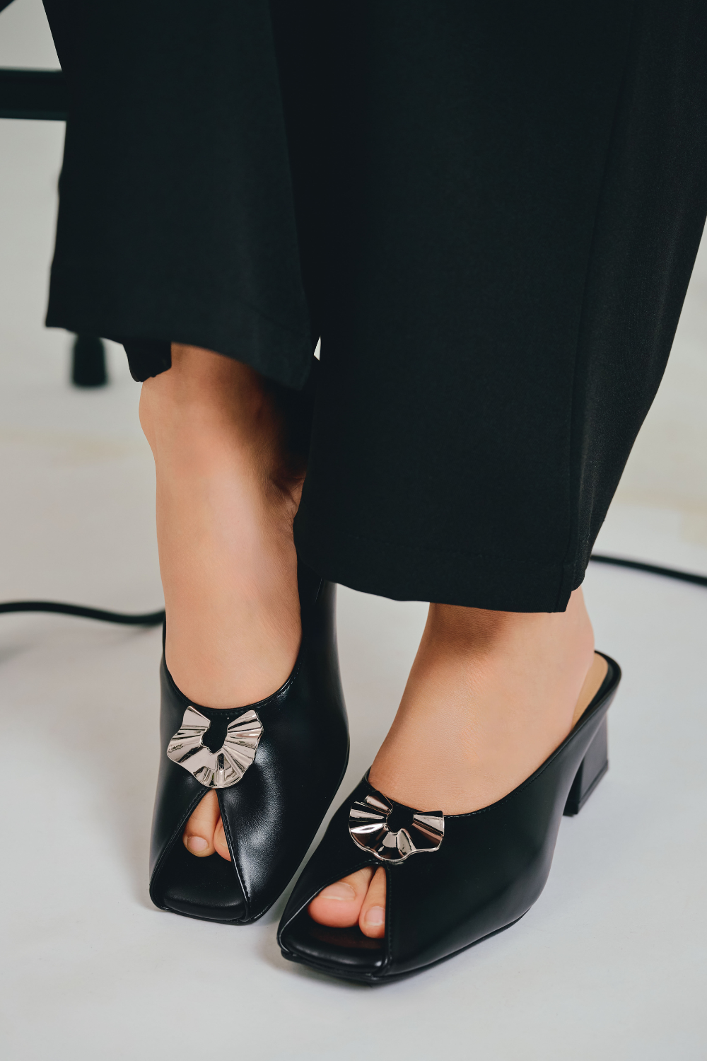Linda Shoes in Black