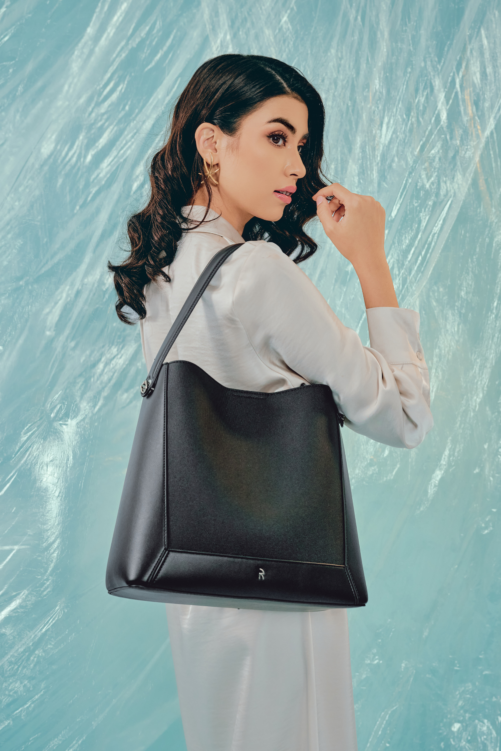 Dumma Hobo Bag in Black