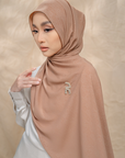 Rivora Embossed Shawl in Camel Brown