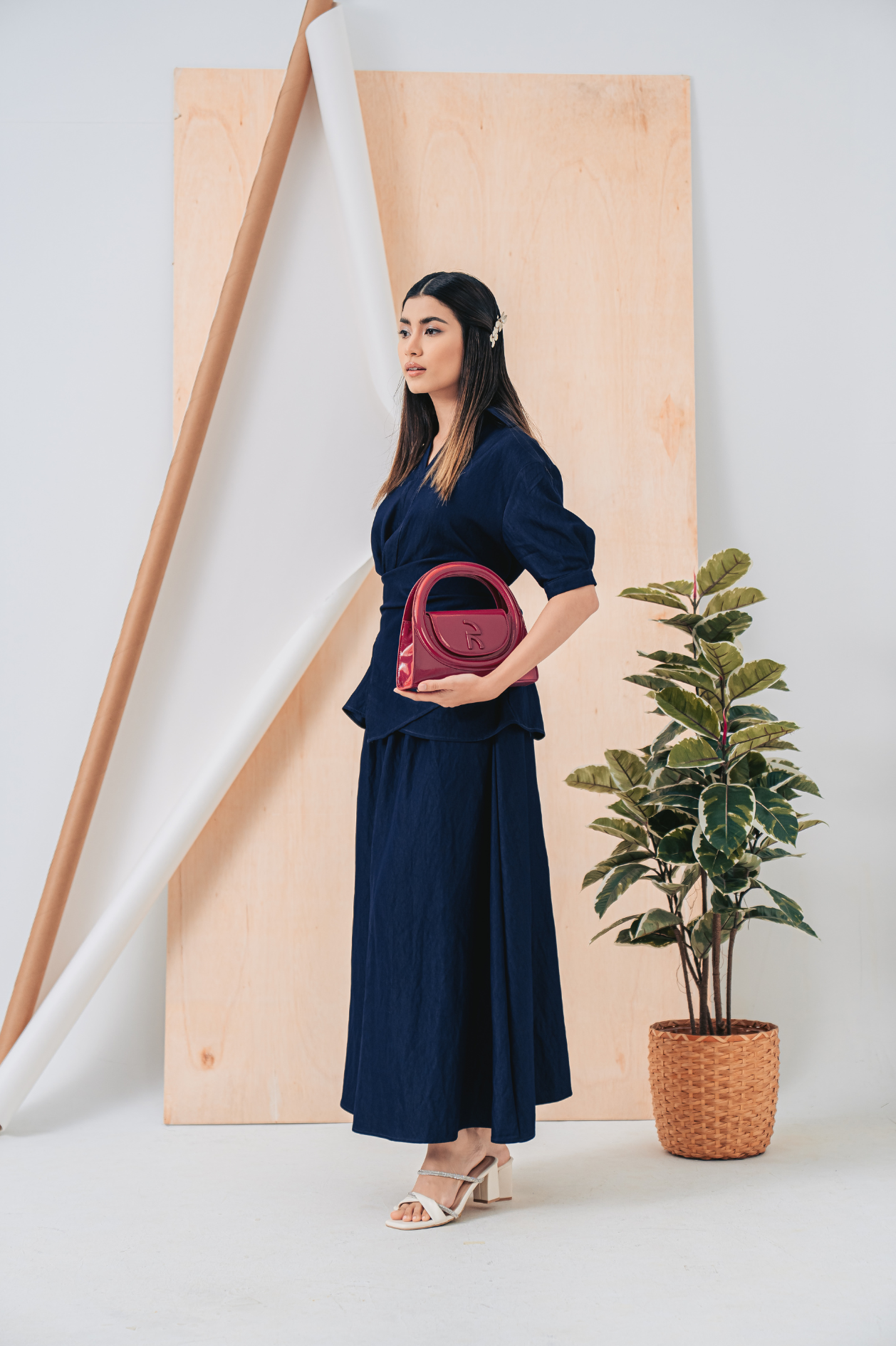 Medium Solace Bag in Cherry