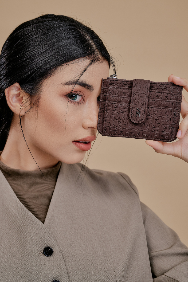 Riri Small Wallet in Dark Brown