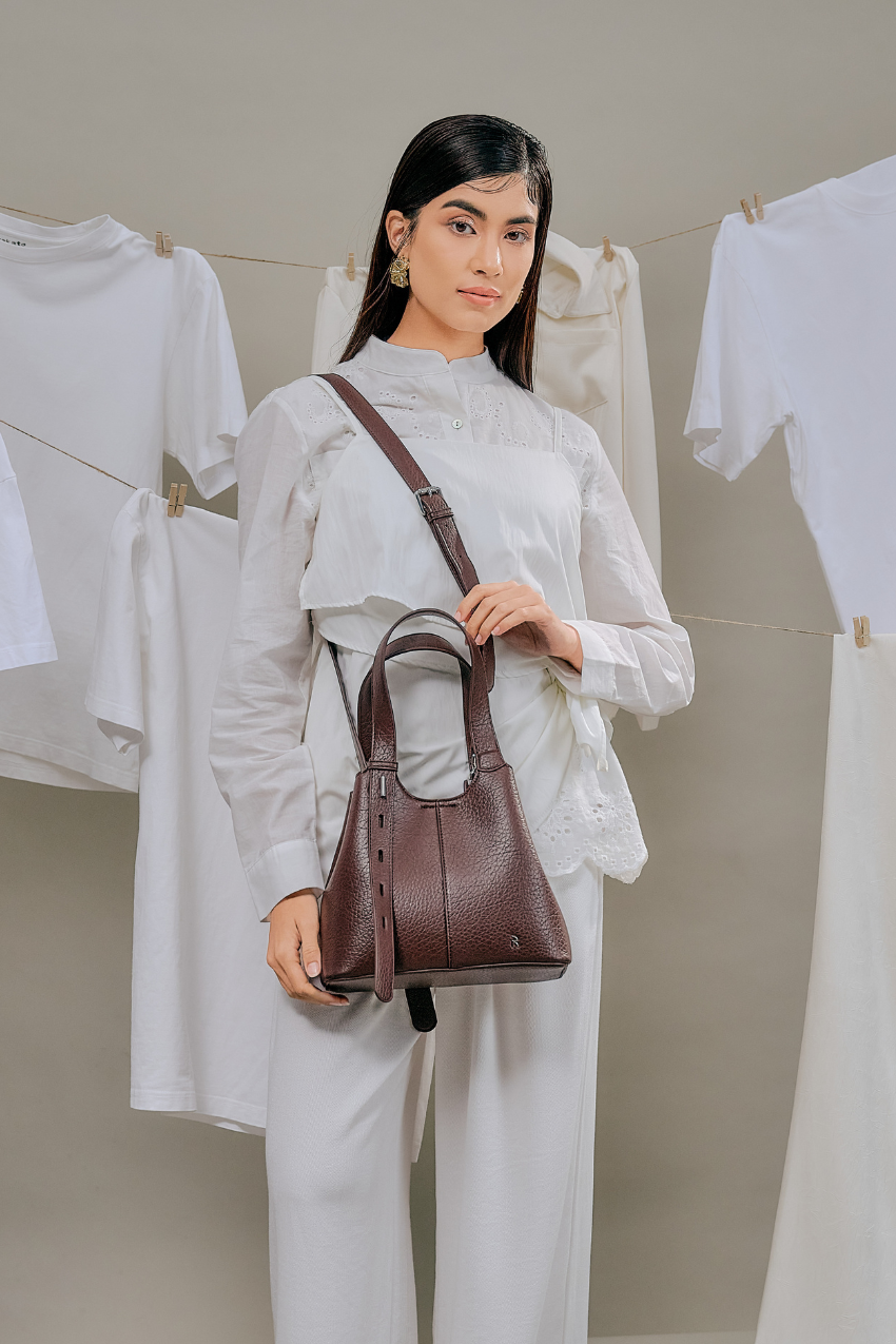 Norri convertible crossbody bag with adjustable strap in Dark Coco