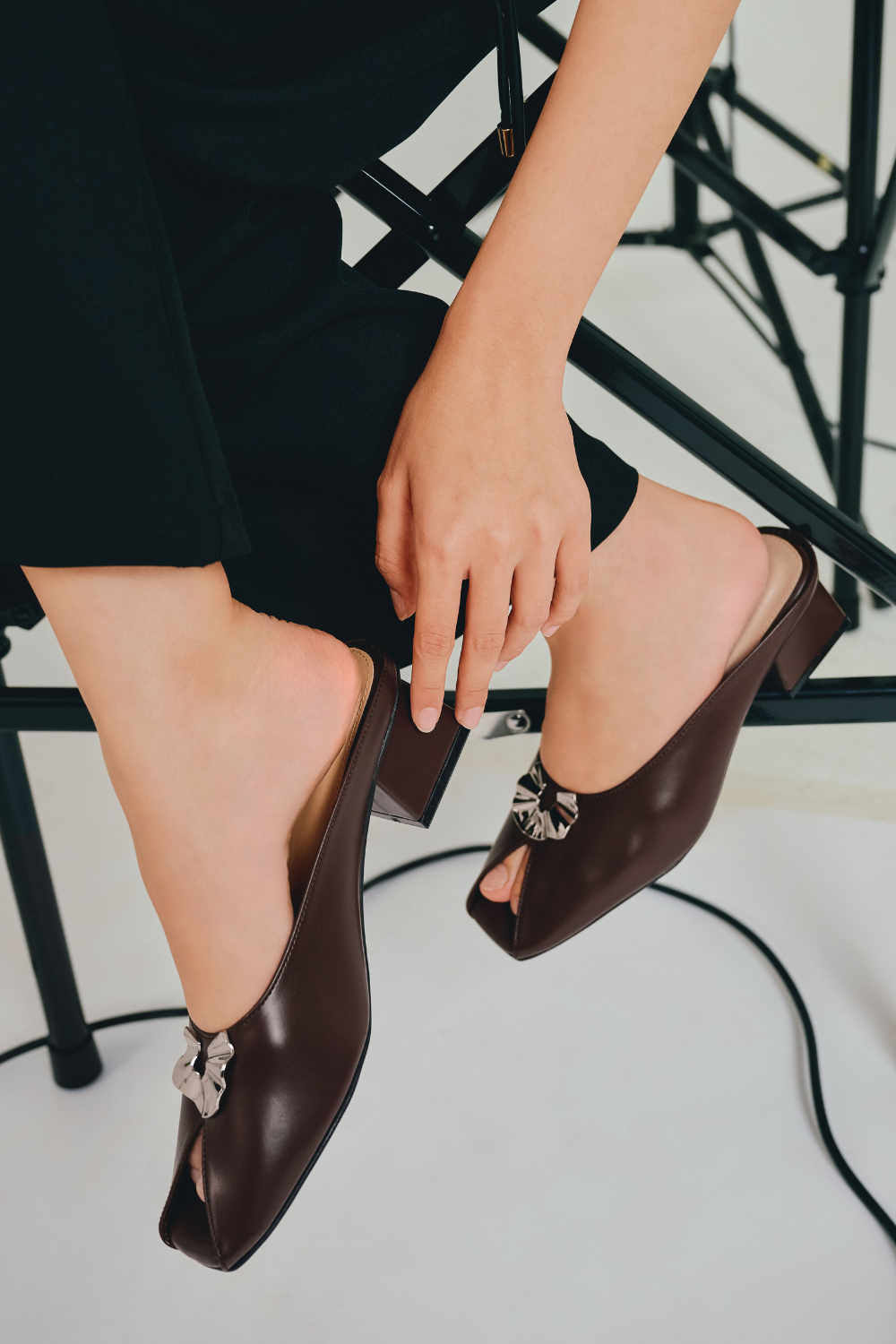 Linda Shoes in Dark Coco