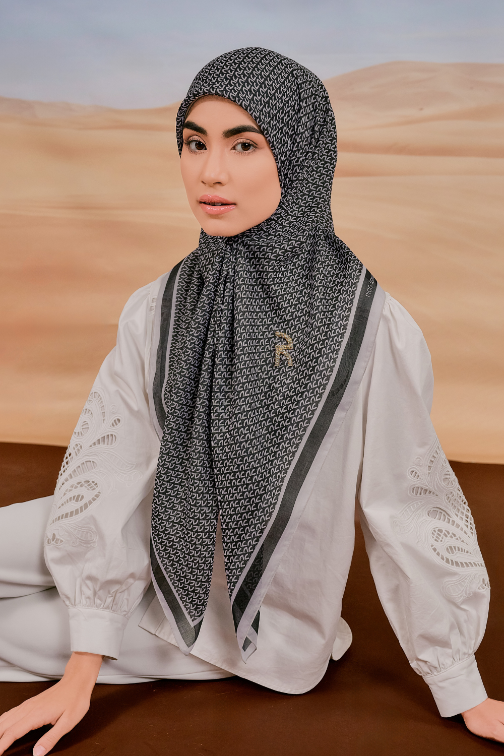 Mori Scarve in Eclipse