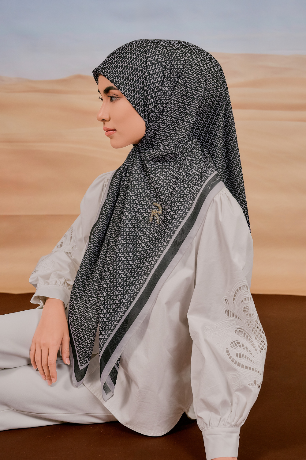 Mori Scarve in Eclipse
