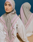 Nuura Scarve in Guava