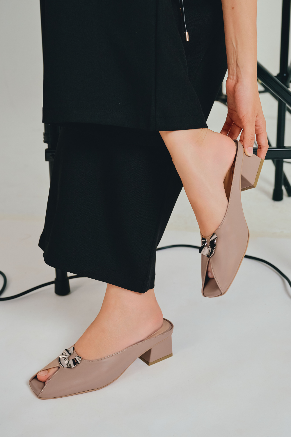 Linda Shoes in Latte