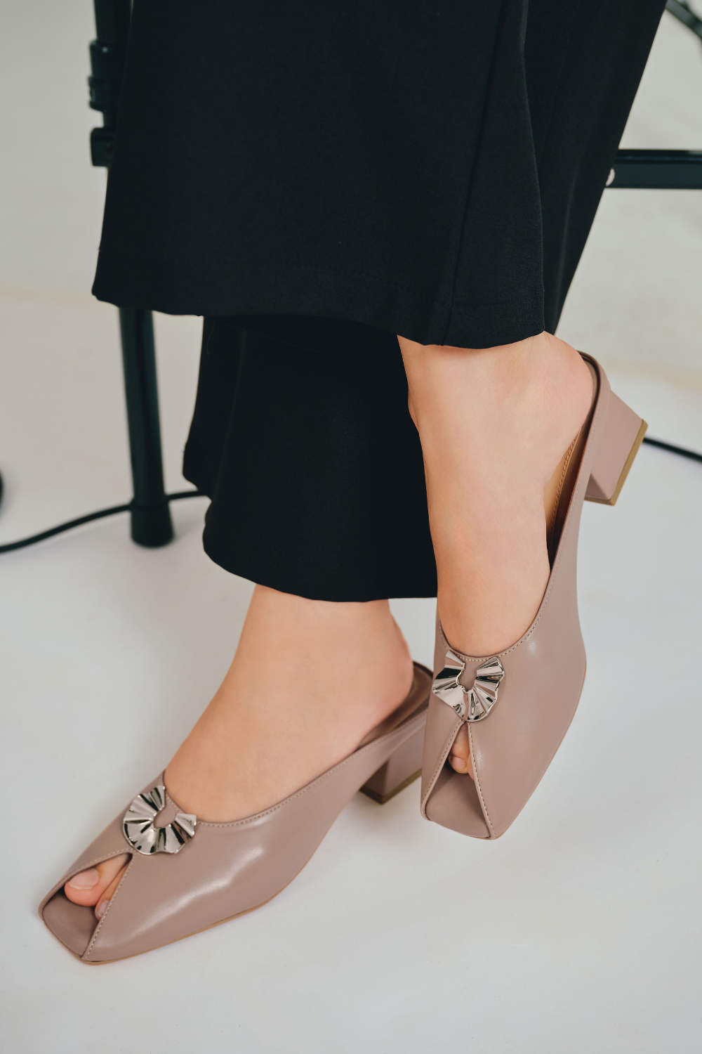 Linda Shoes in Latte