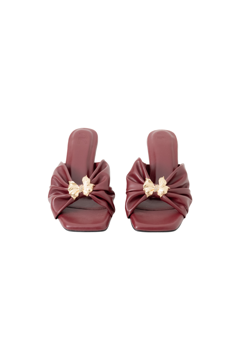Daiyan Shoes in Maroon