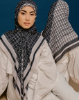 Nuura Scarve in Monochrome