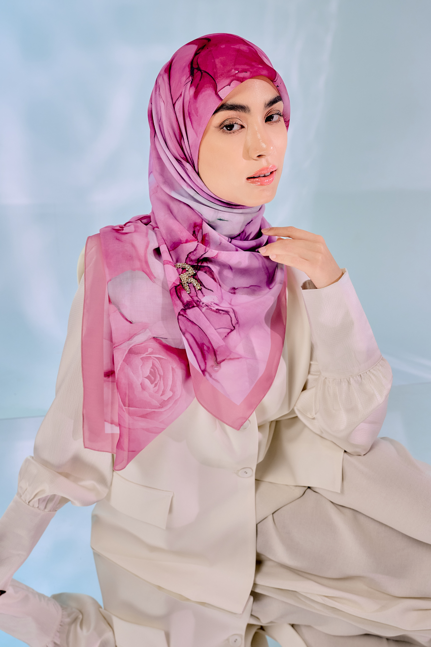 Nayra Scarve in Morganite