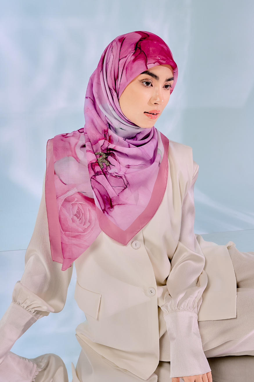 Nayra Scarve in Morganite