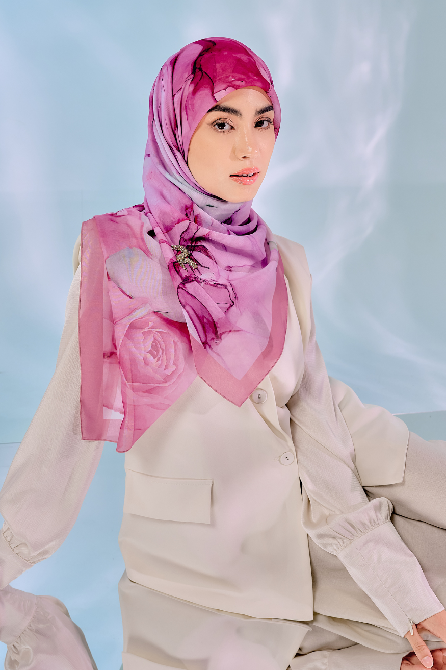 Nayra Scarve in Morganite