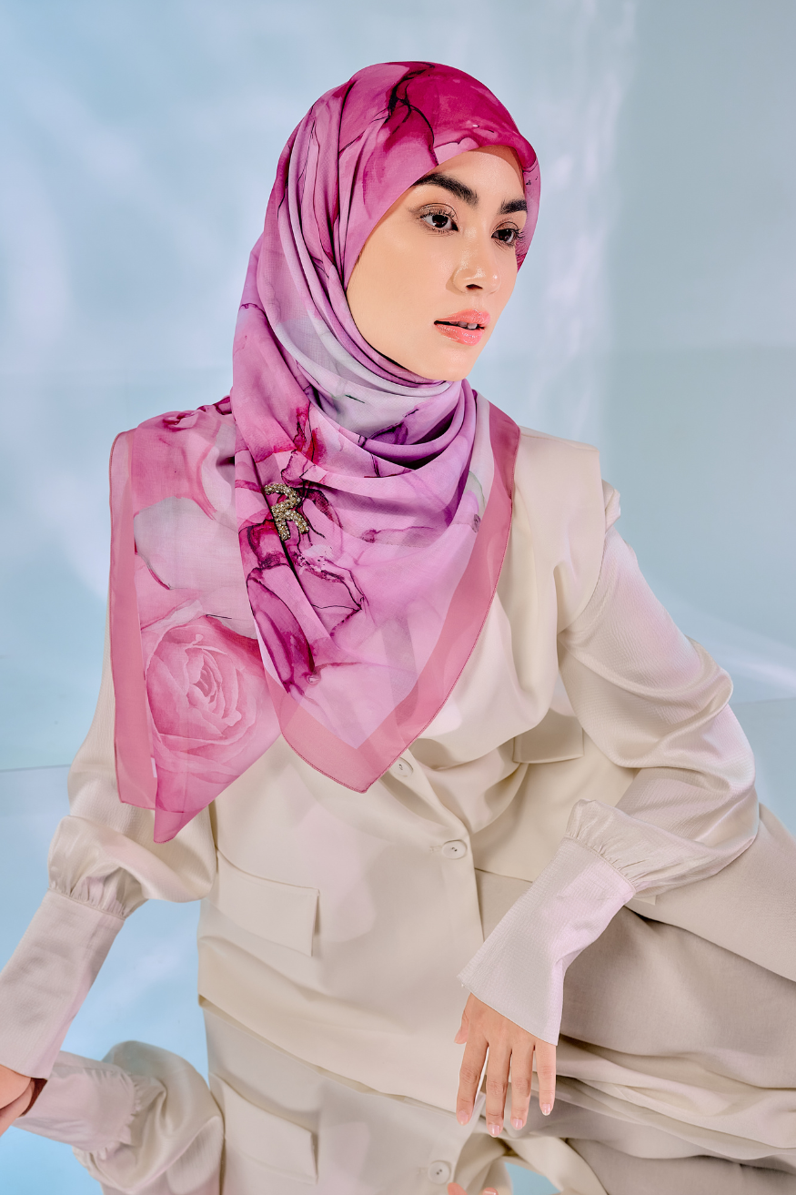 Nayra Scarve in Morganite