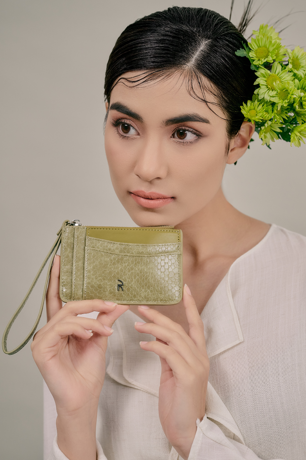 Jimoo Wallet in Olive