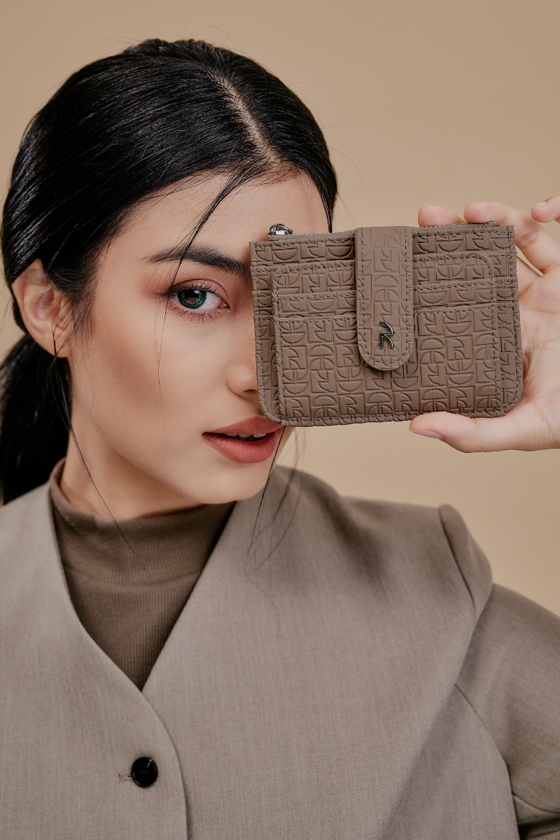 Riri Small Wallet in Taupe