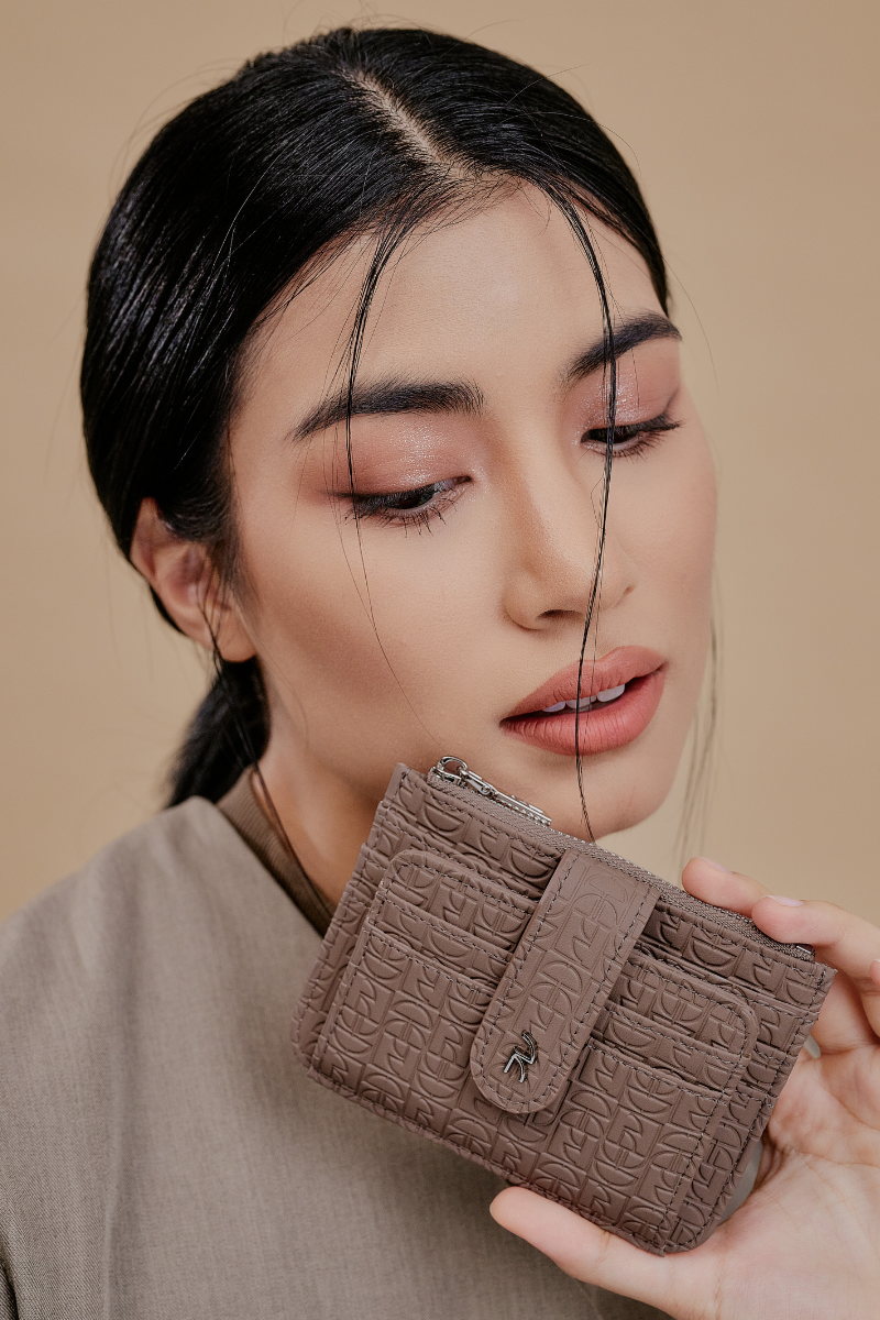 Riri Small Wallet in Taupe