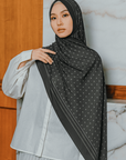 Anora Shawl in Black
