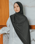 Anora Shawl in Black