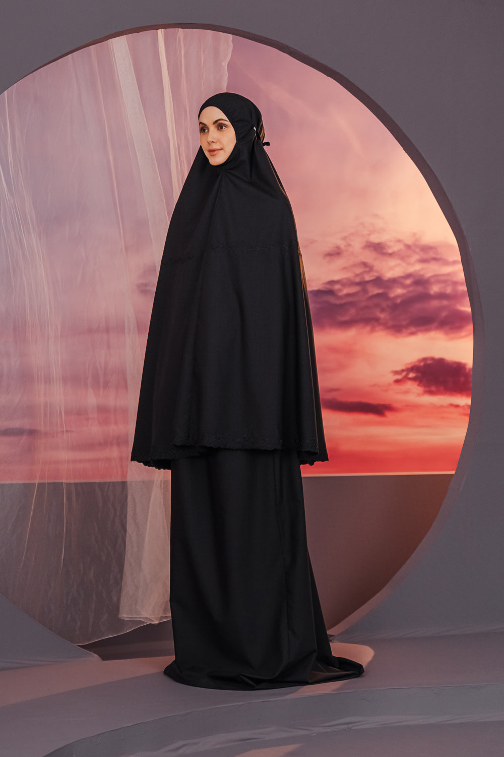 Rus pikap rassomlari porno konserti Krossdresserni gangbanged.